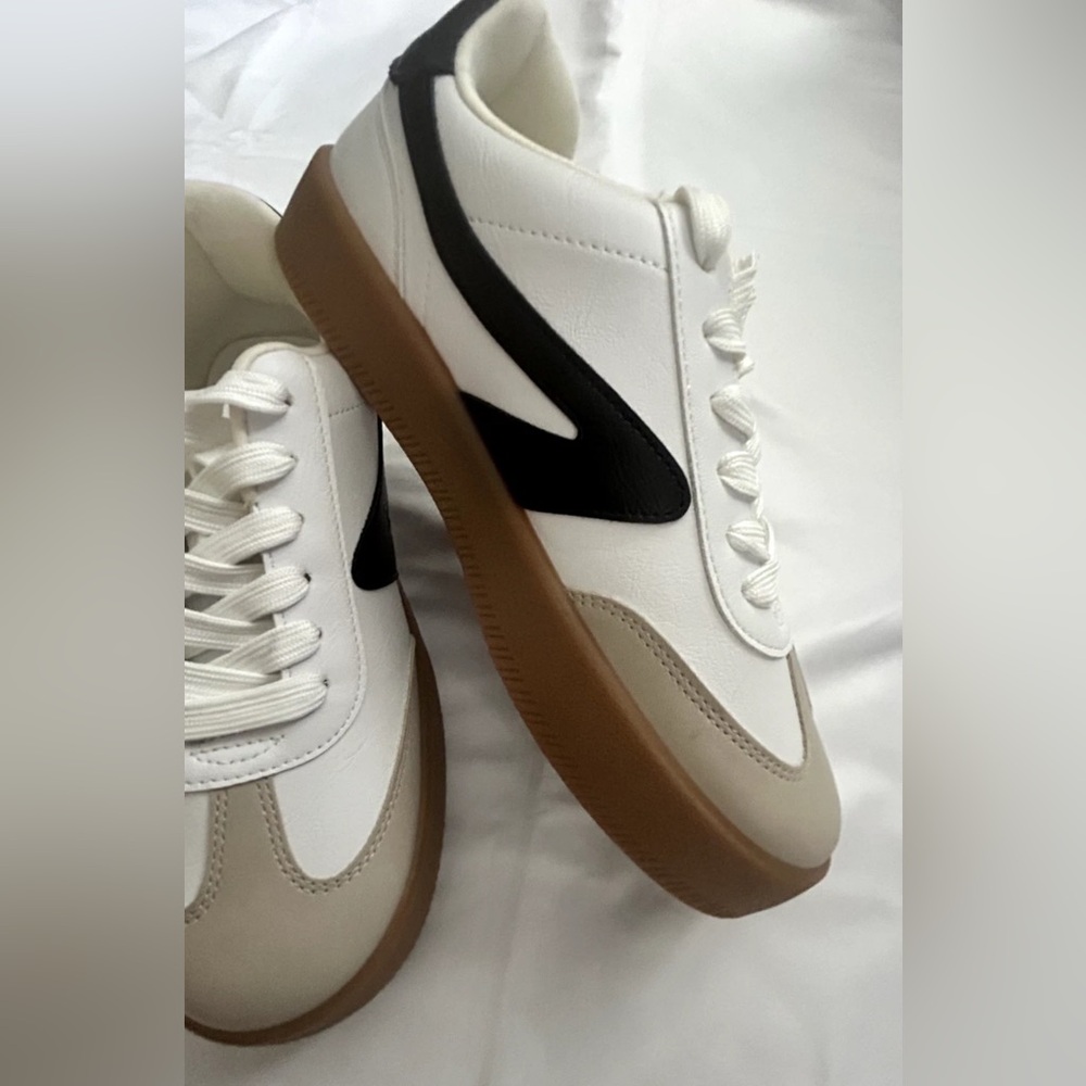 DV by Dolce Vita Black and White Sneakers with Brown Sole